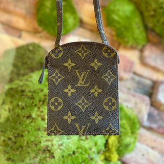 LOUIS VUITTON Vintage Monogram Messenger Bag
