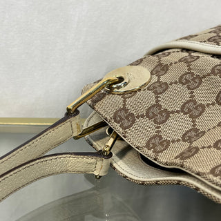 GUCCI GG Supreme Canvas Medium Eclipse Shoulder Bag