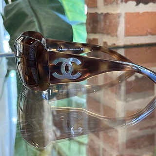 CHANEL 5076 Brown Frame CC Mother-of-Pearl Sunglasses