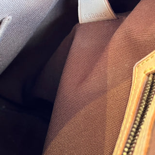 LOUIS VUITTON Abbesses Brown Monogram Canvas Messenger Bag