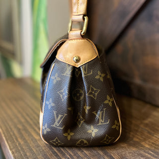 LOUIS VUITTON Beverly MM Monogram Canvas Shoulder Bag