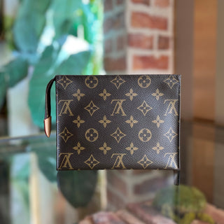 LOUIS VUITTON Toiletry 19 Brown Monogram Canvas Cosmetic Pouch
