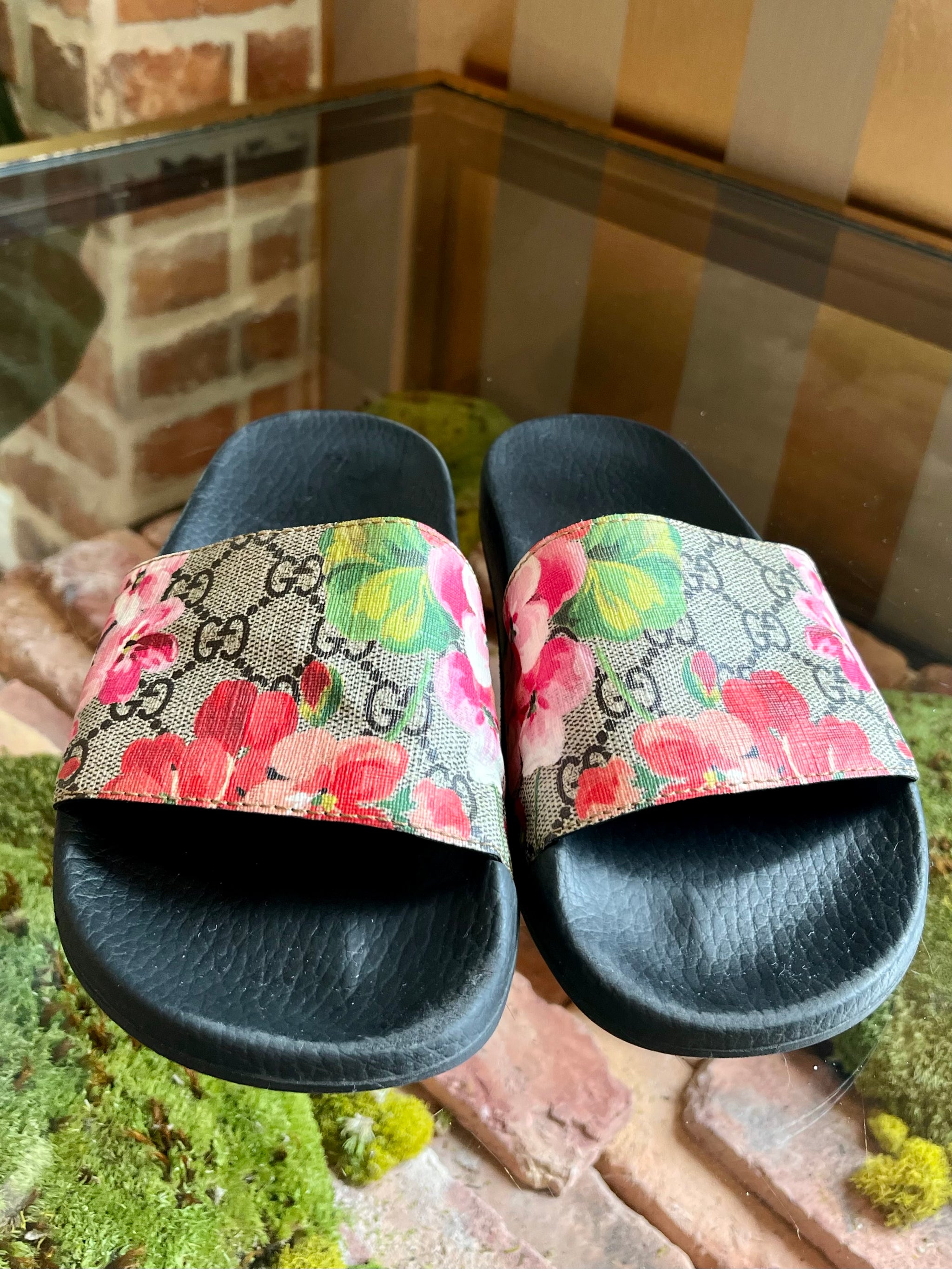 Gucci GG Blooms Supreme floral slide sandal, 37