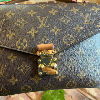 LOUIS VUITTON Pochette Metis Brown Monogram Canvas Shoulder Bag