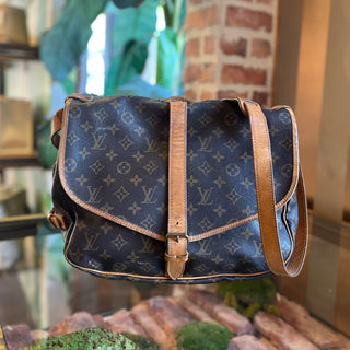 LOUIS VUITTON Saumur 35 Brown Monogram Canvas Messenger Bag