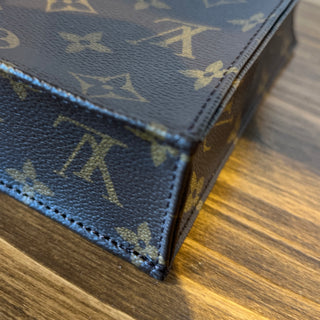 LOUIS VUITTON Monogram Petit Sac Plat