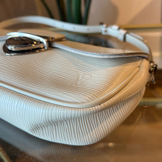 LOUIS VUITTON Epi Pochette Montaigne