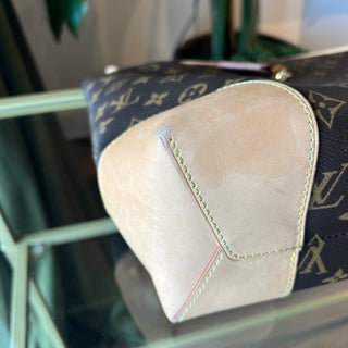 LOUIS VUITTON Berri MM Brown Monogram Canvas Shoulder Bag