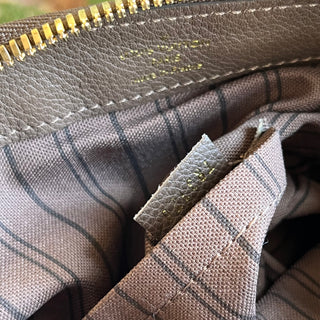 LOUIS VUITTON Petillante Taupe Empreinte Leather Clutch