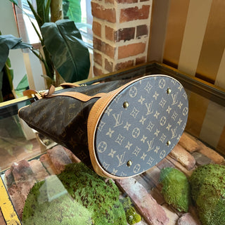 LOUIS VUITTON GM Brown Monogram Canvas Bucket Bag