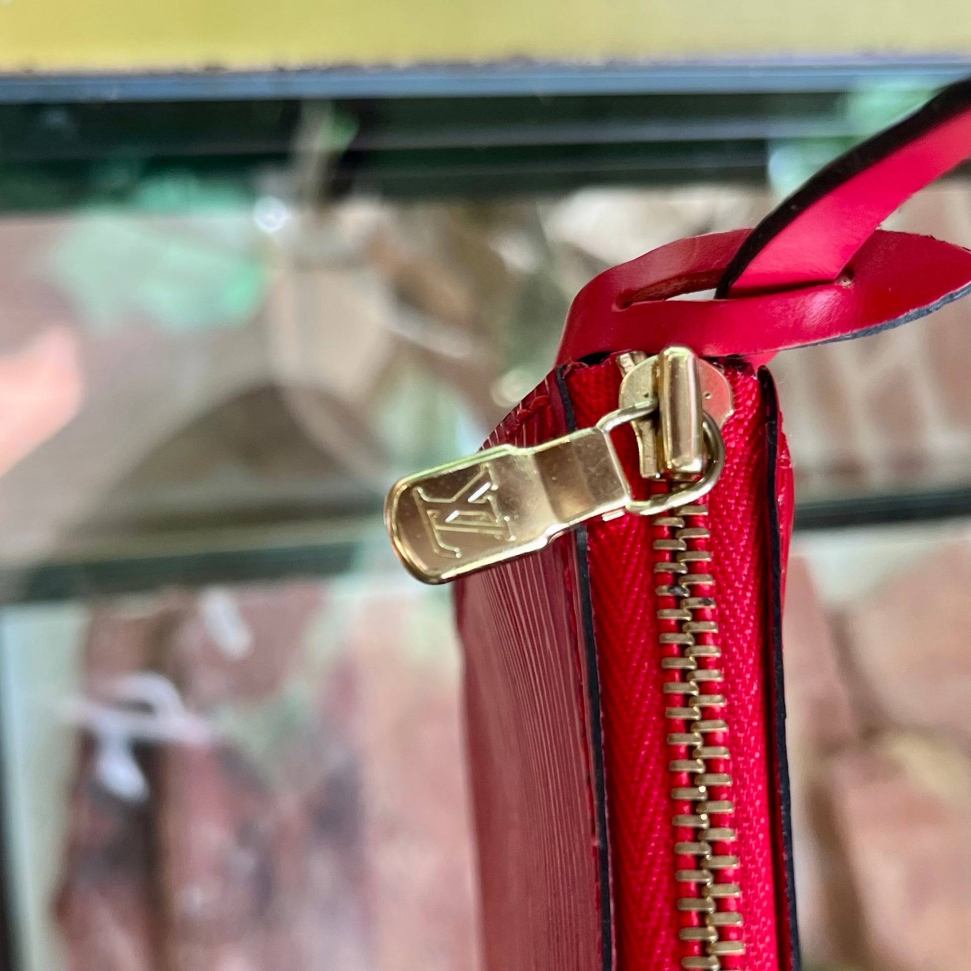 Gorgeous Louis Vuitton Speedy 25 handbag in red epi leather and