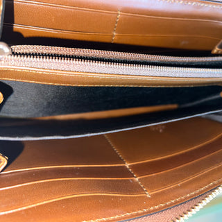 GUCCI GG Supreme Continental Wallet