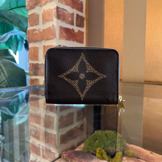 LOUIS VUITTON Giant Monogram Brown Leather Zippy Coin Purse