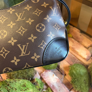 LOUIS VUITTON Boulogne PM Noir Monogram Canvas Shoulder Bag