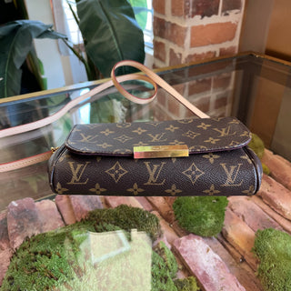 LOUIS VUITTON Favorite Brown Monogram Canvas Crossbody