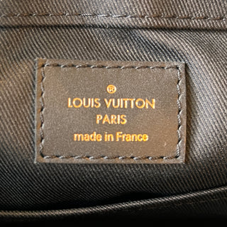 LOUIS VUITTON Saintonge Shoulder Bag