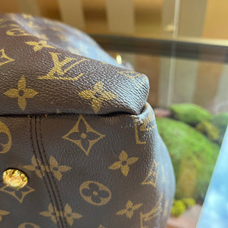 LOUIS VUITTON Artsy Monogram Hobo