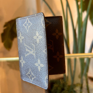 LOUIS VUITTON Monogram Canvas Card Holder