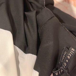 ALICE AND OLIVIA Wilcox Black White Pleated Mini Skirt SZ8