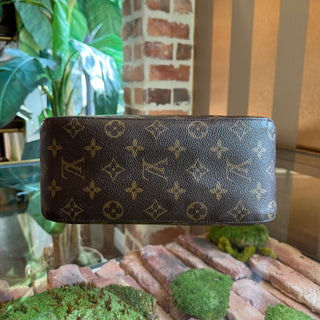 LOUIS VUITTON Looping MM Monogram Canvas Shoulder Bag