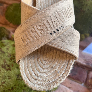 CHRISTIAN DIOR Beige Canvas Espadrilles Slides SZ 39 (US 9)