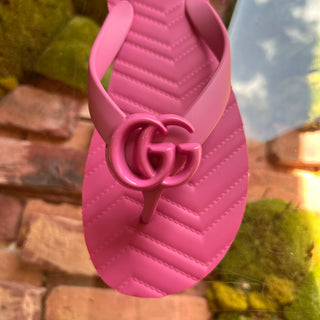GUCCI GG Pink Marmont Rubber Flip Flops SZ 34 (US 4)
