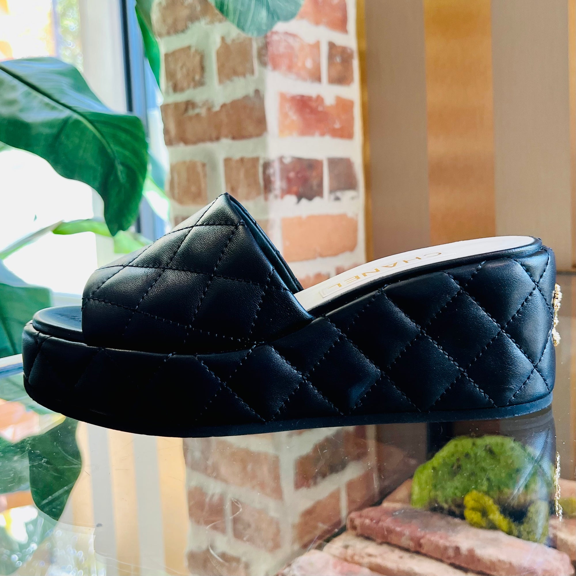 CHANEL Black Quilted Lambskin Leather Mules SZ38