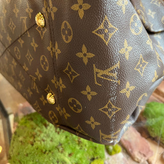 LOUIS VUITTON Artsy Monogram Hobo