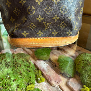 LOUIS VUITTON Vintage Petit Monogram Bucket Bag