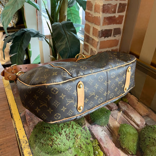 LOUIS VUITTON Galliera GM Brown Monogram Canvas Hobo Bag