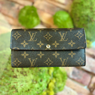 LOUIS VUITTON Monogram Sarah Wallet