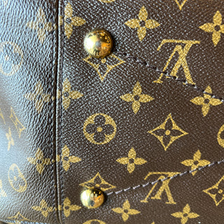 Louis Vuitton Artsy Monogram MM
