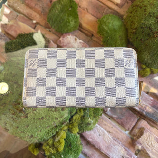 LOUIS VUITTON Damier Azur Zippy Wallet