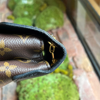 LOUIS VUITTON Pallas Chain Noir Monogram Canvas Leather Crossbody Bag