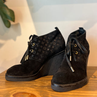 LOUIS VUITTON LV Monogram Suede Lace-Up Boots Size 6.5
