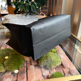 LOUIS VUITTON OntheGo GM Black Empreinte Leather Tote Bag