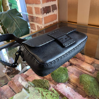 FENDI Baguette Black Cuoio Romano Selleria Shoulder Bag