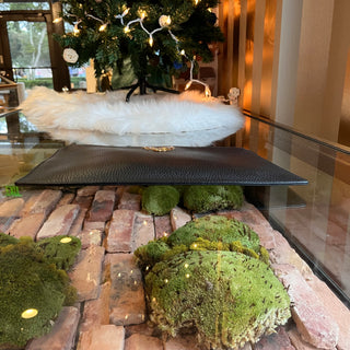 GUCCI Linea Farfella Black Pebbled Calfskin Butterfly Zip Clutch