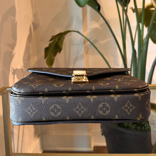 LOUIS VUITTON Monogram Pochette Métis