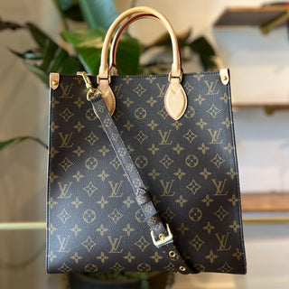 LOUIS VUITTON Monogram Sac Plat NM