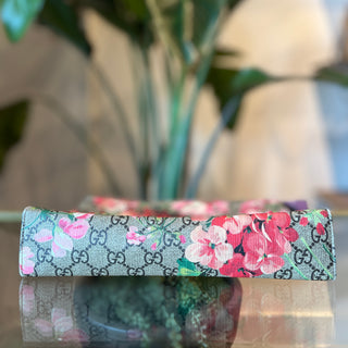 GUCCI GG Blooms Supreme Clutch