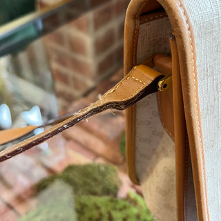GUCCI White Micro GG Canvas Vintage Crossbody