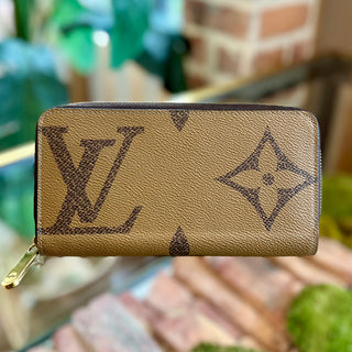 LOUIS VUITTON Zippy Reverse Monogram Wallet