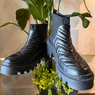 GUCCI GG Canvas Canvas Chelsea Boots SZ 37
