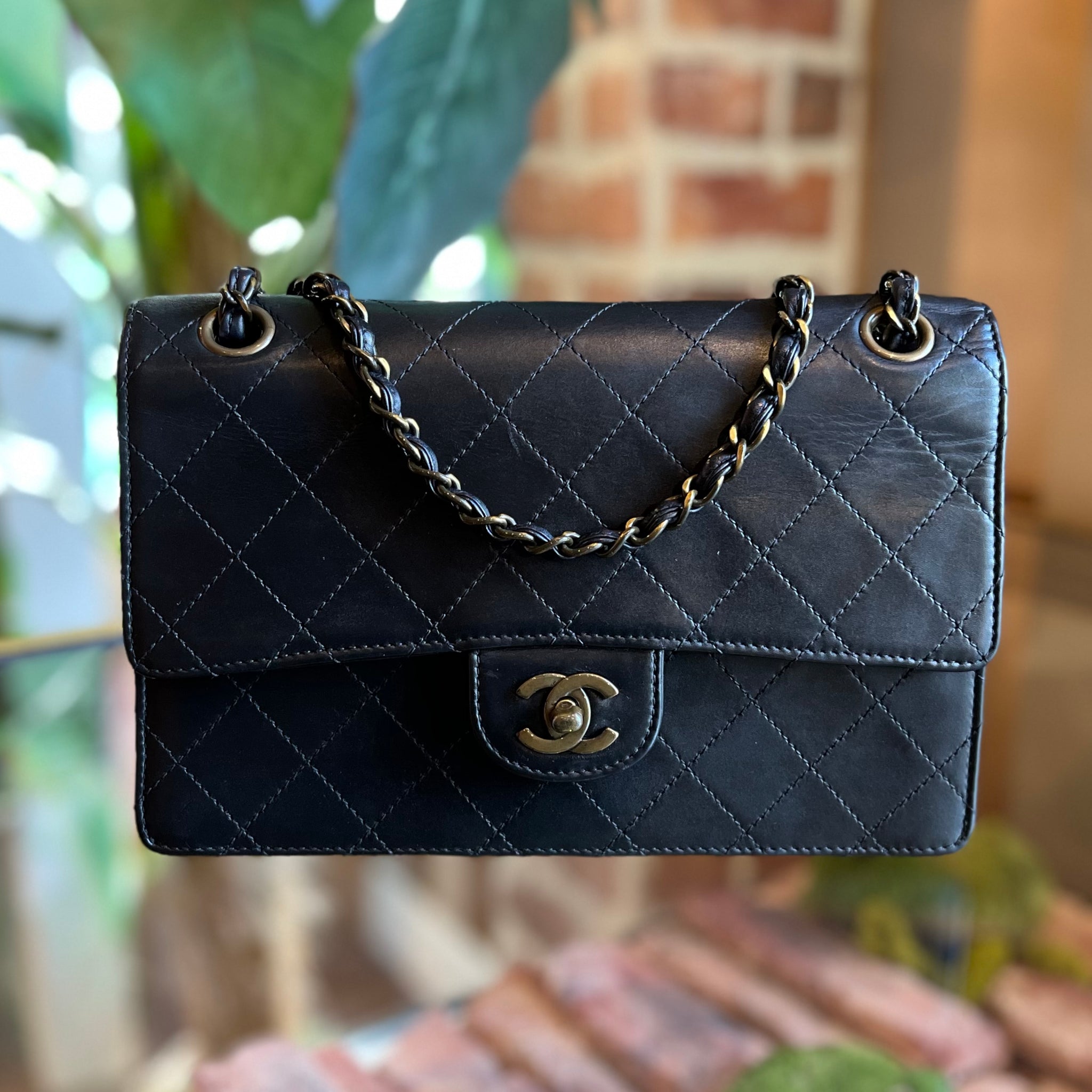quilting chanel black purse