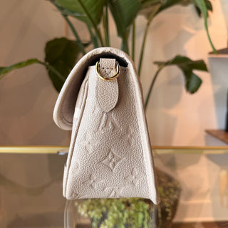 LOUIS VUITTON Dove/Cream Diana