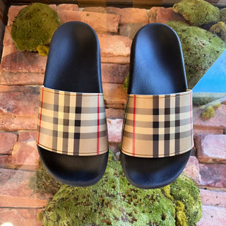 BURBERRY Archive Beige Check Rubber Slides SZ 39 (US 9)