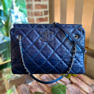 CHANEL Hampton CC Large Navy Calfskin Tote ADI1132