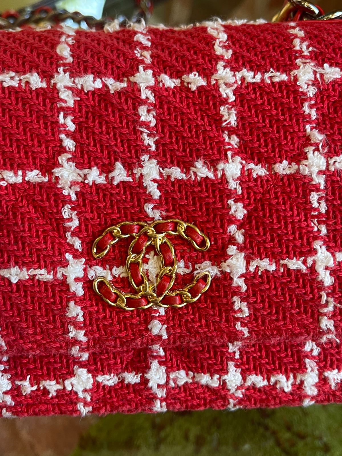CHANEL Red/White Tweed 19 Wallet On Chain