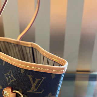 LOUIS VUITTON Neverfull MM Monogram Canvas Tote Bag